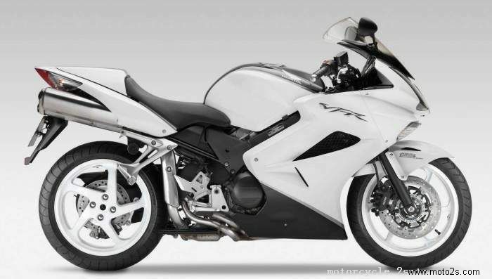 We first wrote about the 2009 Honda VFR1000 in August last year